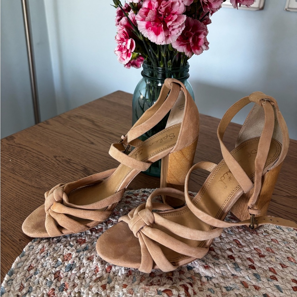 Splendid Women's Tan Strappy Heels
